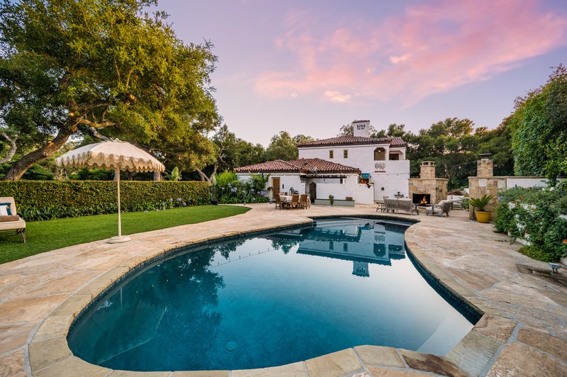 Casa moderna con alberca en Puebla